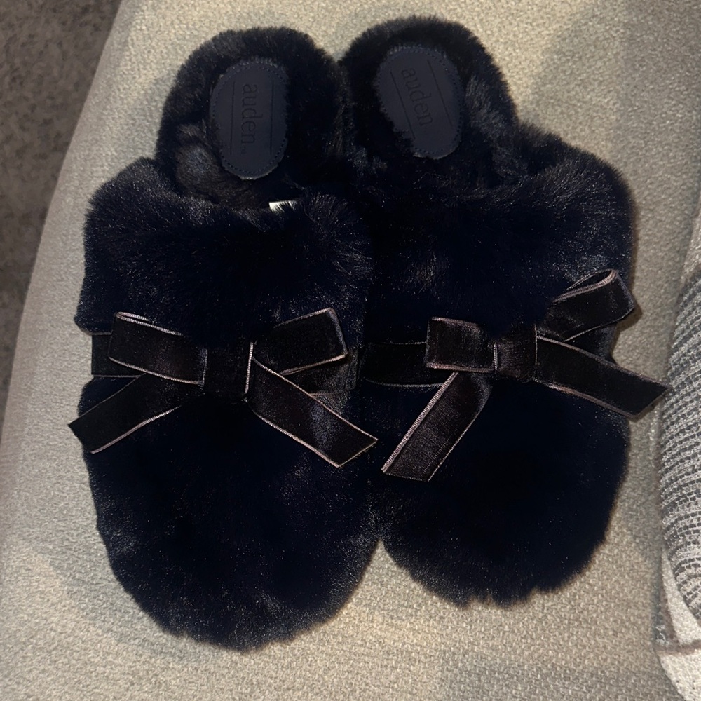 Auden Black Faux-Fur Bow Slide Slippers